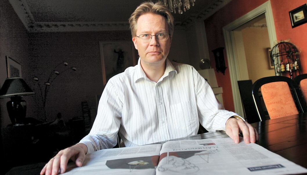 Minervas mediekritiker Jan Arild Snoen mener kreditering ikke hjelper Lars Hellberg. Foto: Birgit Dannenberg Minervas mediekritiker Jan Arild Snoen mener kreditering ikke hjelper Lars Hellberg. Foto: Birgit Dannenberg