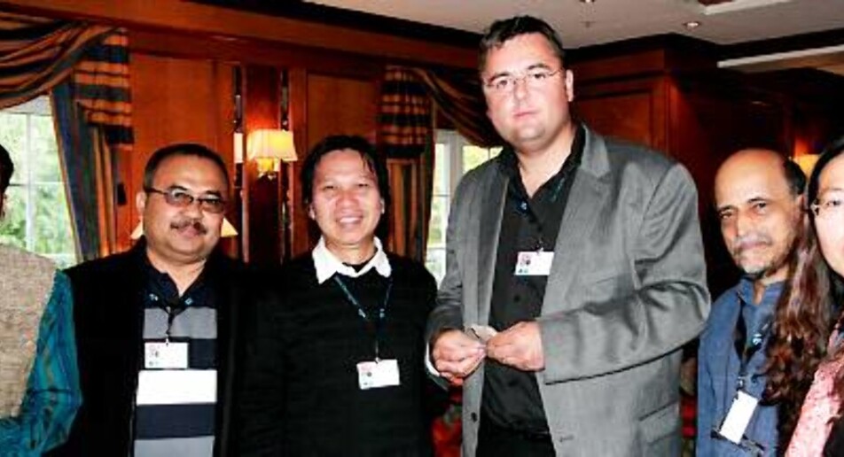 Kongsberg-avis bygger globalt nettverk