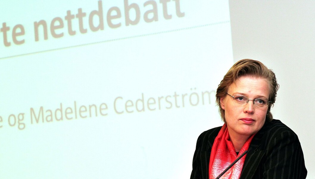 STERK KOST: Madeleine Cederströms kritikk av norsk asylpolitikk førte til at hun måtte slutte i P4, samtidig som nettdebatten var preget av trusler og kraftuttrykk. Foto: Birgit Dannenberg STERK KOST: Madeleine Cederströms kritikk av norsk asylpolitikk førte til at hun måtte slutte i P4, samtidig som nettdebatten var preget av trusler og kraftuttrykk. Foto: Birgit Dannenberg