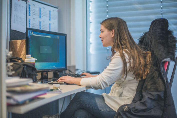 Ingunn Klævahaugen studerer journalistikk på Høyskolen Kristiania Nå er hun i praksis i Ringsaker Blad. Foto: Marte Vike Arnesen Ingunn Klævahaugen studerer journalistikk på Høyskolen Kristiania Nå er hun i praksis i Ringsaker Blad. Foto: Marte Vike Arnesen