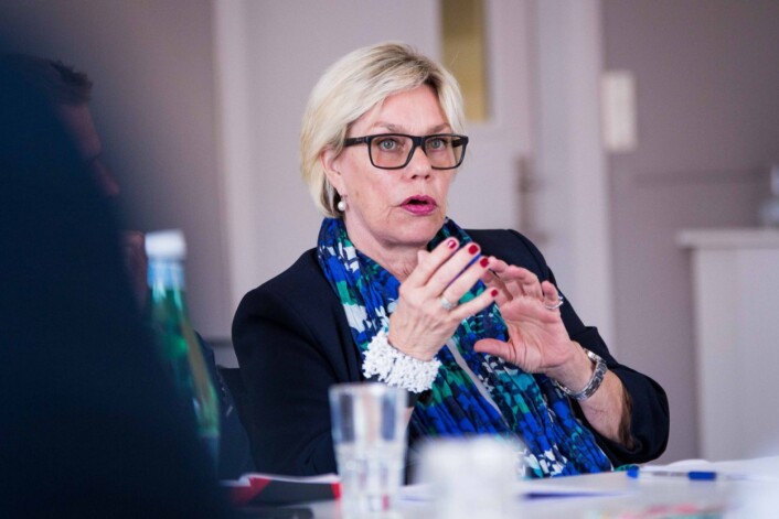Psykologiprofessor Fanny Duckert har forsket på folk som har blitt «hengt ut» i media, og mener et massivt personfokus er den verste belastningen. Foto: Ola Sæther, UiO Psykologiprofessor Fanny Duckert har forsket på folk som har blitt «hengt ut» i media, og mener et massivt personfokus er den verste belastningen. Foto: Ola Sæther, UiO