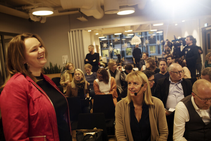 NJ-leder Hege Iren Frantzen (foran), takket alle som har svart på undersøkelsen om seksuell trakassering. Foto: Andrea Gjestvang NJ-leder Hege Iren Frantzen (foran), takket alle som har svart på undersøkelsen om seksuell trakassering. Foto: Andrea Gjestvang