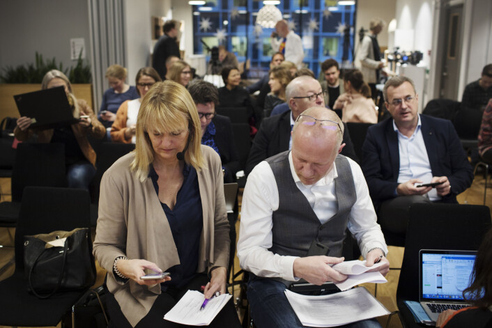 Randi Øgrey og Arne Jensen før pressekonferansen begynner. Foto: Andrea Gjestvang Randi Øgrey og Arne Jensen før pressekonferansen begynner. Foto: Andrea Gjestvang