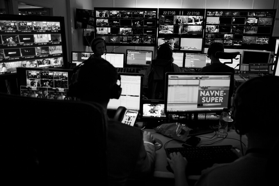 I regien i TV2 koordineres live sendinger fra alle valgvakene. I regien i TV2 koordineres live sendinger fra alle valgvakene.