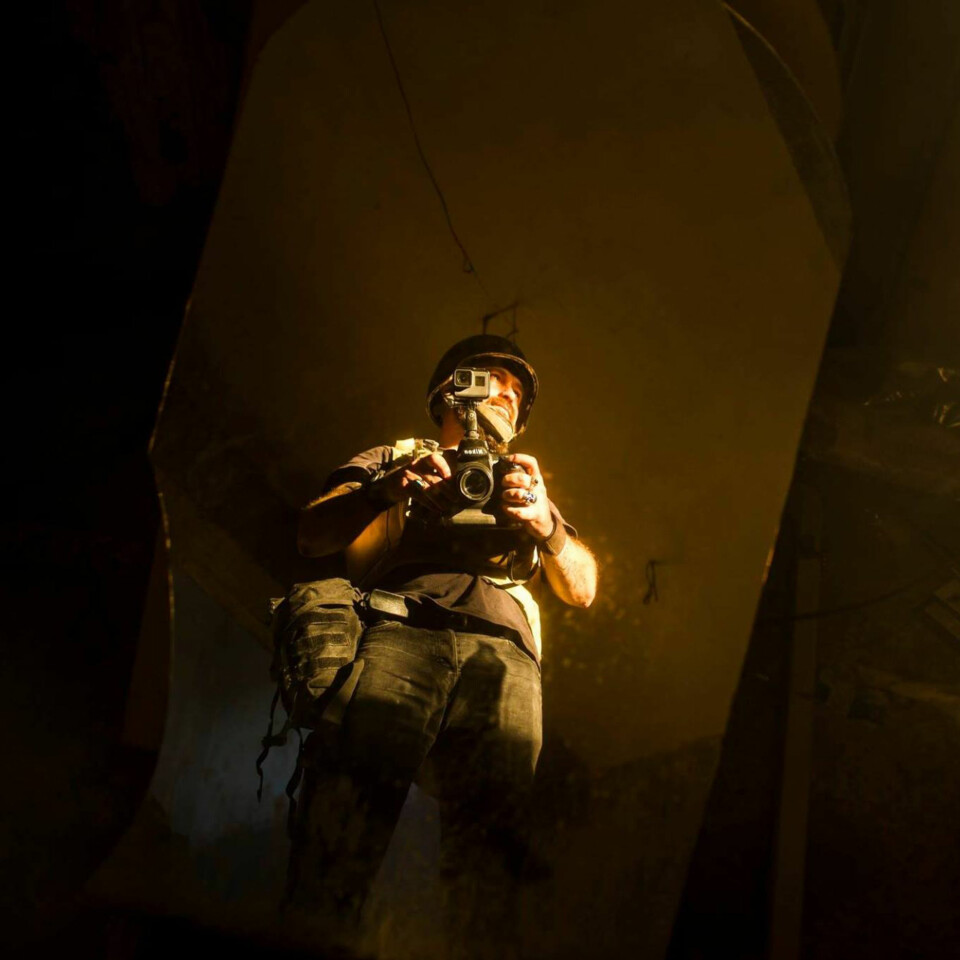 Fotograf André Liohn på jobb i Mosul. Foto: André Liohn