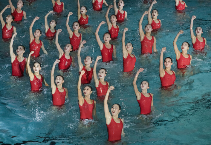 Synrkonsvømming er populært i Nord-Korea. Foto: Annemor Larsen, VG