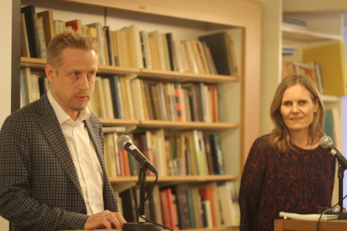 Ansvarlig redaktør Kristoffer Egeberg og styreleder Helje Solberg i Faktisk.no. Foto: Angelica Hagen Ansvarlig redaktør Kristoffer Egeberg og styreleder Helje Solberg i Faktisk.no. Foto: Angelica Hagen