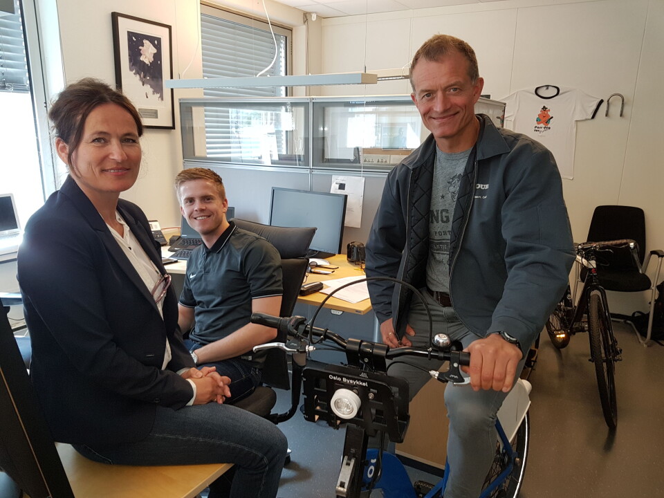 Ole Martin Mortvedt i redaksjonen i Oslo. Her med markedskonsulent Heidi Bjørkedal og nettjournalist Torkjell Jonsson Trædal. Foto: Bjørn Åge Mossin Ole Martin Mortvedt i redaksjonen i Oslo. Her med markedskonsulent Heidi Bjørkedal og nettjournalist Torkjell Jonsson Trædal. Foto: Bjørn Åge Mossin