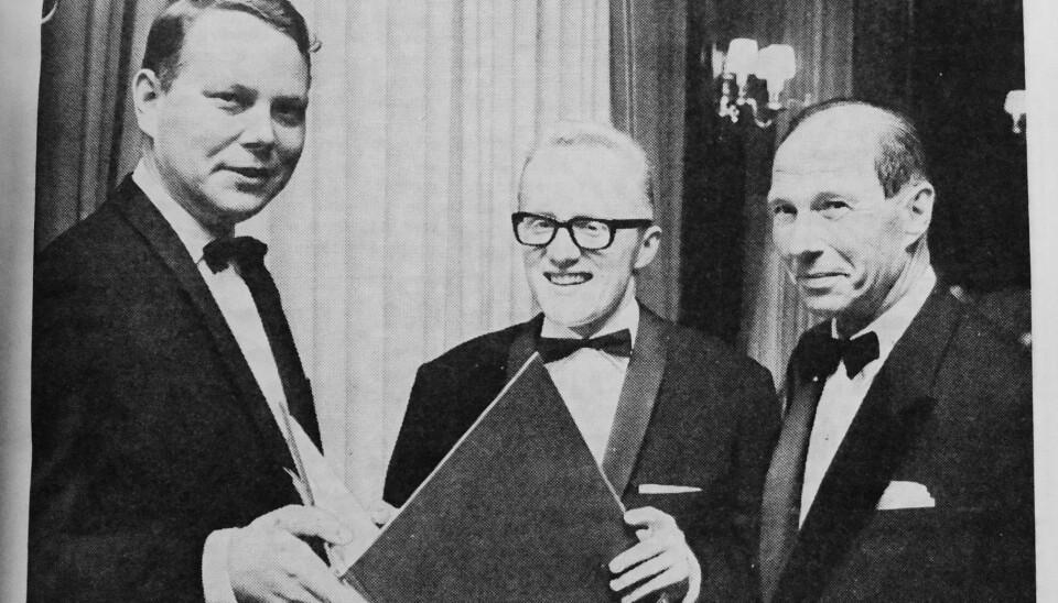 Arve Solstad og Per Egil Hegge mottar pris. Arve Solstad og Per Egil Hegge mottar pris.