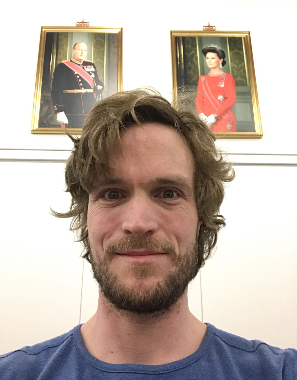 Selfie med kongebilde. Foto: Christian Nørstebø Selfie med kongebilde. Foto: Christian Nørstebø