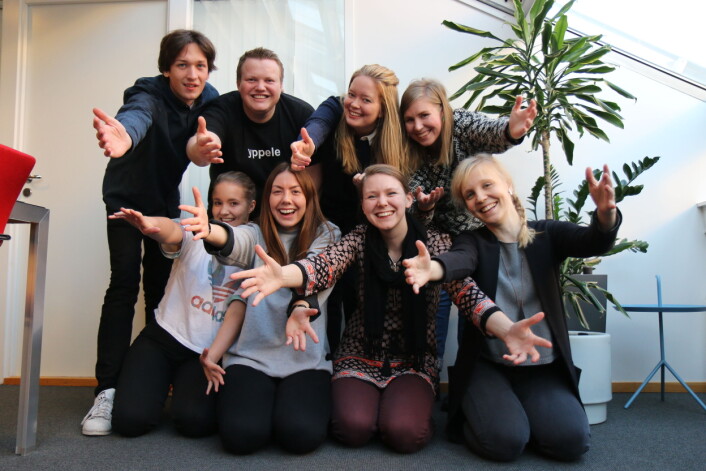 Fra venstre: Johannes Skov, Hans Andreas Solbakken, Sandra Rönnsved, Oona Lohilahti, Amanda Åsberg, Trude Furuly, Anna Saraste, Anna Takala. Foto: Amanda Åsberg Fra venstre: Johannes Skov, Hans Andreas Solbakken, Sandra Rönnsved, Oona Lohilahti, Amanda Åsberg, Trude Furuly, Anna Saraste, Anna Takala. Foto: Amanda Åsberg