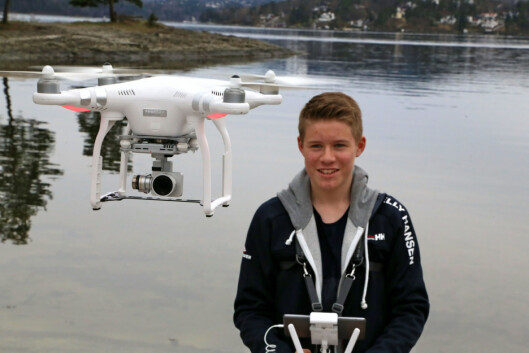 Mathias Kvakkestad med drone. Foto: Privat Mathias Kvakkestad med drone. Foto: Privat