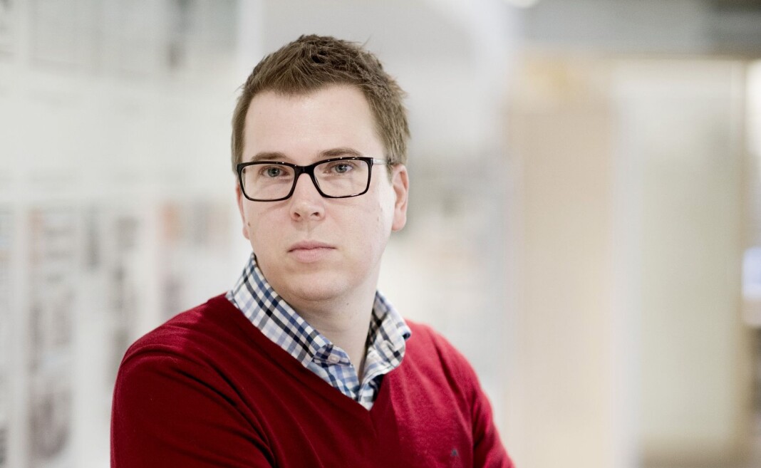 Eirik Hoff Lysholm blir fra nyttår administrerende direktør i Demokraten, slik han også er i de andre Dagsavisen-utgavene. I tillegg er han sjefredaktør i flaggskipet Dagsavisen. Eirik Hoff Lysholm blir fra nyttår administrerende direktør i Demokraten, slik han også er i de andre Dagsavisen-utgavene. I tillegg er han sjefredaktør i flaggskipet Dagsavisen.