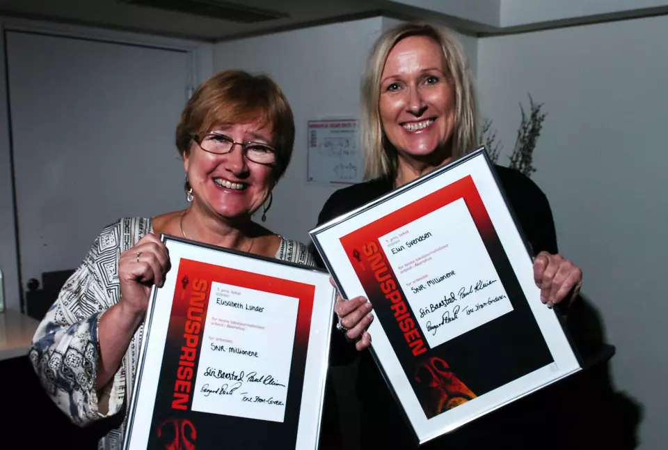 Elisabeth Lunder og Elin Svendsen fra Romerikes blad vantSNUS-prisen 2015 for sin artikkelserie om pengebruken iSamarbeidsrådet for Nedre Romerike.