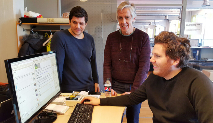 Nettjournalistene Per Øyvind Nordberg (t.v.) og Joakim Chavez Seldal har i likhet med eneleder Jarle Bentzen (i midten) positive følelser rundt eierskiftet i Amedia. Foto: Bjørn Åge Mossin Nettjournalistene Per Øyvind Nordberg (t.v.) og Joakim Chavez Seldal har i likhet med eneleder Jarle Bentzen (i midten) positive følelser rundt eierskiftet i Amedia. Foto: Bjørn Åge Mossin