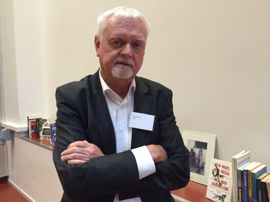 Professor Rune Ottosen og hanskolleger, samt de mange journalist-<br>studentene ved HiOA feiret 50-årsjubileum torsdag.<br>Foto: Vivian Stensrud Professor Rune Ottosen og hanskolleger, samt de mange journalist-<br>studentene ved HiOA feiret 50-årsjubileum torsdag.<br>Foto: Vivian Stensrud