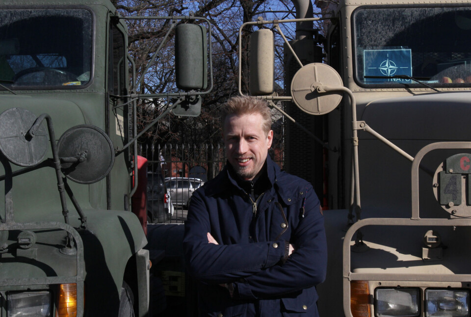 Kristoffer har tenkt å følge Forsvarets bruktsalg med argusblikk. Lastebiler eller skip. Foto: Martin Huseby Jensen