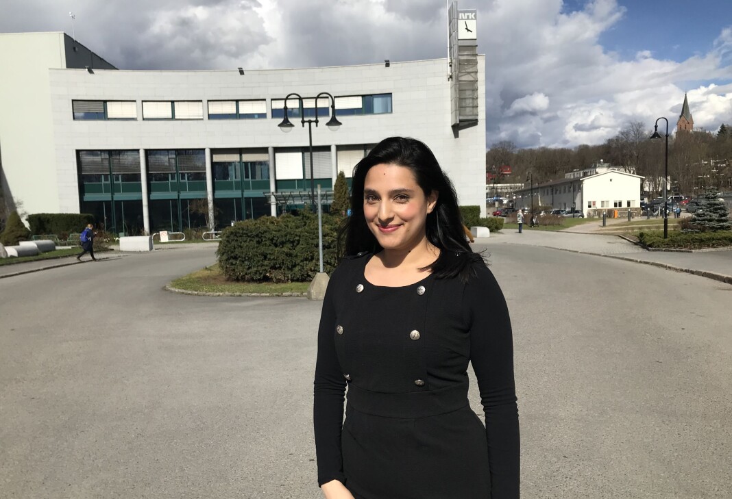 Iram Ansari, NRKs nye leder for det flerkulturelle rekrutteringsprogrammet FleRe, vil takke mora si for at hun i dag er journalist. Iram Ansari, NRKs nye leder for det flerkulturelle rekrutteringsprogrammet FleRe, vil takke mora si for at hun i dag er journalist.