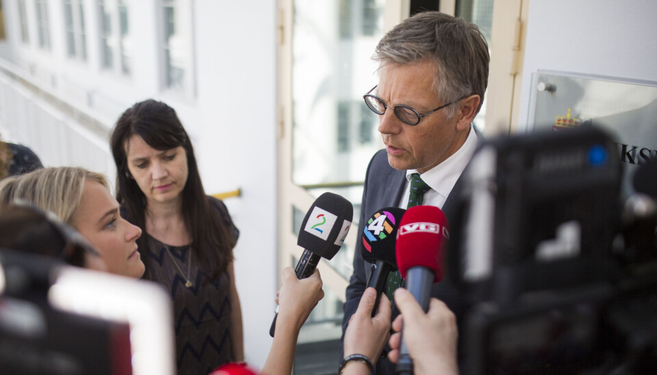 Juridisk direktør Olav Nyhus var NRKs forhandlingsleder hos Riksmekleren. Her med Spekters direktør Anne-Kari Bratten. Foto: Kristine Lindebø Juridisk direktør Olav Nyhus var NRKs forhandlingsleder hos Riksmekleren. Her med Spekters direktør Anne-Kari Bratten. Foto: Kristine Lindebø