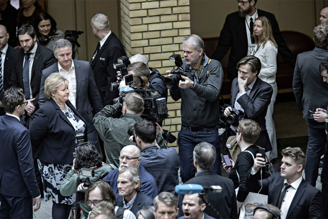 Det hersket delvis kaos på Stortinget i dagene Listhaug-dramaet varte. For fotografene handlet mye om å finne andre vinkler. Foto: Aleksander Nordahl, DN Det hersket delvis kaos på Stortinget i dagene Listhaug-dramaet varte. For fotografene handlet mye om å finne andre vinkler. Foto: Aleksander Nordahl, DN