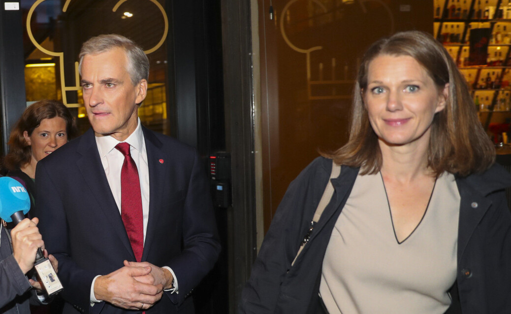 Ap-leder Jonas Gahr Støre sammen med sin nå avgåtte kommunikasjonssjef Camilla Ryste på Arbeiderpartiets valgvake i Folkets Hus i Oslo i fjor høst. Foto: Vidar Ruud / NTB scanpix Ap-leder Jonas Gahr Støre sammen med sin nå avgåtte kommunikasjonssjef Camilla Ryste på Arbeiderpartiets valgvake i Folkets Hus i Oslo i fjor høst. Foto: Vidar Ruud / NTB scanpix