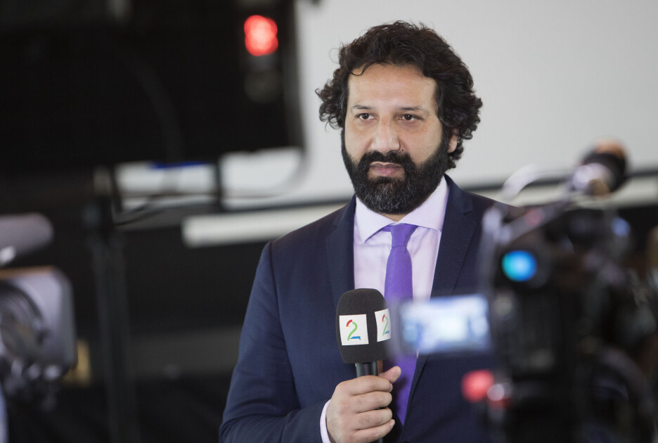 Kadafi Zaman, journalist i TV 2. Kadafi Zaman, journalist i TV 2.