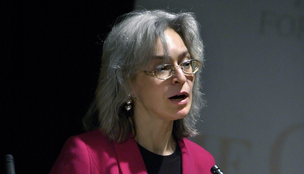 Den Kreml-kritiske journalisten Anna Politkovskaja ble drept i 2006. Her mottok hun Olof Palmeprisen i 2004 i Stockholm. Foto: Claudio Bresciani / NTB SCANPIX Den Kreml-kritiske journalisten Anna Politkovskaja ble drept i 2006. Her mottok hun Olof Palmeprisen i 2004 i Stockholm. Foto: Claudio Bresciani / NTB SCANPIX