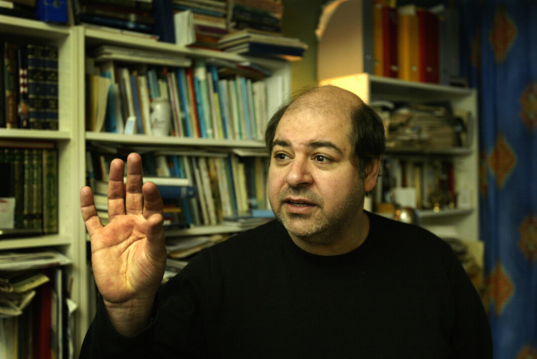 Walid al-Kubaisi er død. Her er han fotografert i sin leilighet i Oslo i 2003. Foto: Knut Falch / NTB scanpix Walid al-Kubaisi er død. Her er han fotografert i sin leilighet i Oslo i 2003. Foto: Knut Falch / NTB scanpix