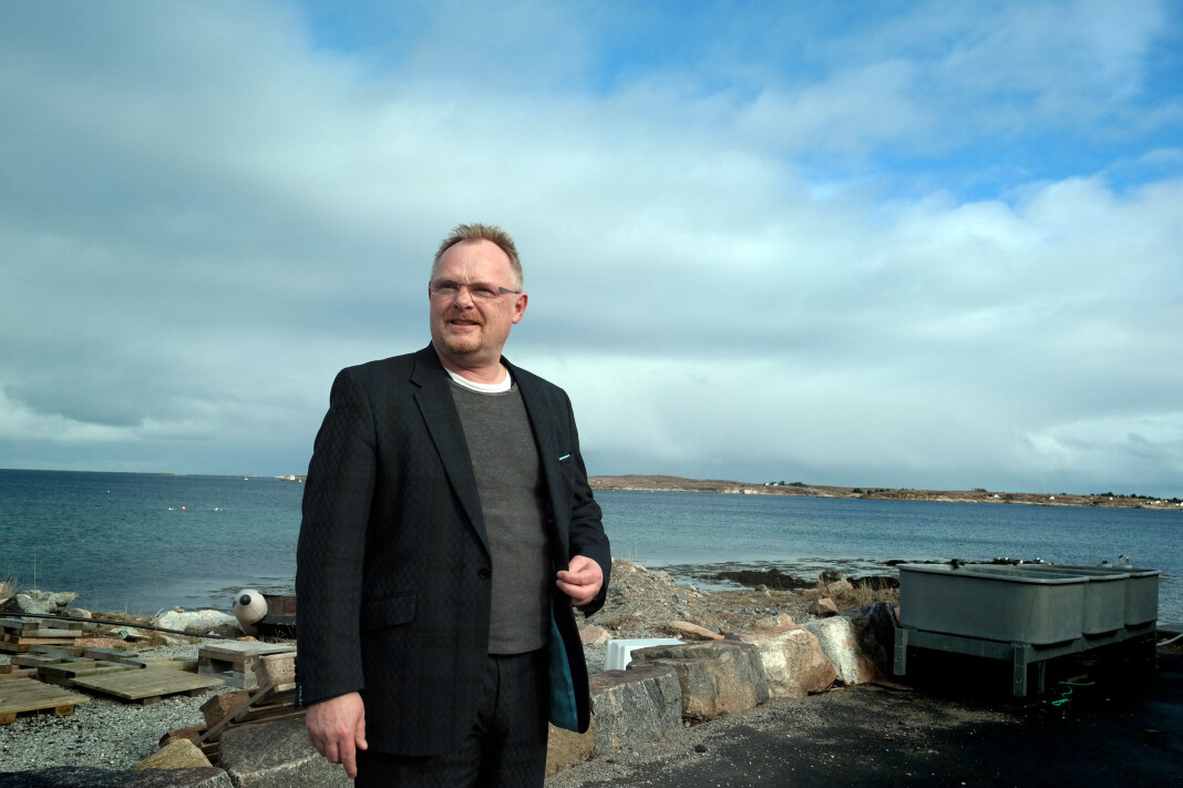 Fiskeriminister Per Sandberg får han kritikk fra flere innvandringskritiske nettsteder som tidligere har støttet ham. Foto: Nærings- og fiskeridepartementet Fiskeriminister Per Sandberg får han kritikk fra flere innvandringskritiske nettsteder som tidligere har støttet ham. Foto: Nærings- og fiskeridepartementet