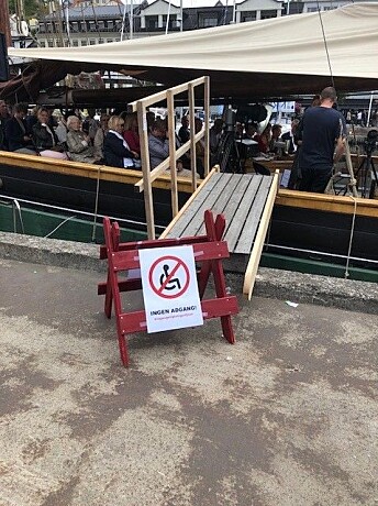 Tilgjengelighets geriljaen aksjonerte under Arendalsuka, blant annet mot Mediebåten og NRK. Foto: Privat Tilgjengelighets geriljaen aksjonerte under Arendalsuka, blant annet mot Mediebåten og NRK. Foto: Privat