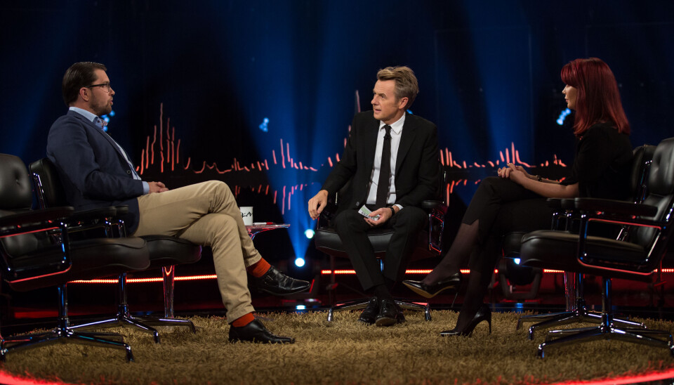 Jimmie Åkesson og samboer og partikollega Louise Erixon hos Fredrik Skavlan. Foto: Johan Halsius, Monkberry / TV 2 Jimmie Åkesson og samboer og partikollega Louise Erixon hos Fredrik Skavlan. Foto: Johan Halsius, Monkberry / TV 2