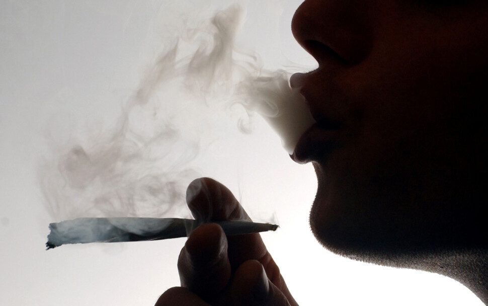 Politiforum får 20.000 kroner av Stiftelsen Fritt Ord for å lage en reportasje om konsekvensene ved avkriminalisering av cannabis. Foto: David Bebber / Reuters / NTB scanpix Politiforum får 20.000 kroner av Stiftelsen Fritt Ord for å lage en reportasje om konsekvensene ved avkriminalisering av cannabis. Foto: David Bebber / Reuters / NTB scanpix