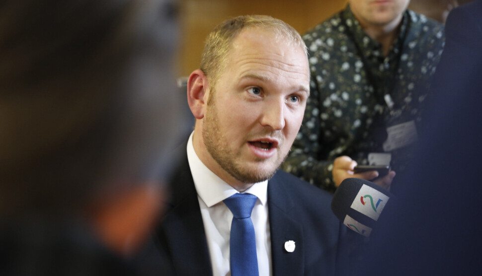 Samferdselsminister Jon Georg Dale (Frp) mener mediebransjen må forstå at staten ikke kan betale hundrevis av millioner kroner for å dele ut aviser. Foto: Gorm Kallestad / NTB scanpix Samferdselsminister Jon Georg Dale (Frp) mener mediebransjen må forstå at staten ikke kan betale hundrevis av millioner kroner for å dele ut aviser. Foto: Gorm Kallestad / NTB scanpix