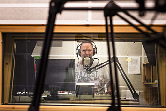 Radio Bø startet sendingene fra et kott på skolen. Nå når de ut til 22 kommuner i Vesterålen, Lofoten, Ofoten og Hamarøy