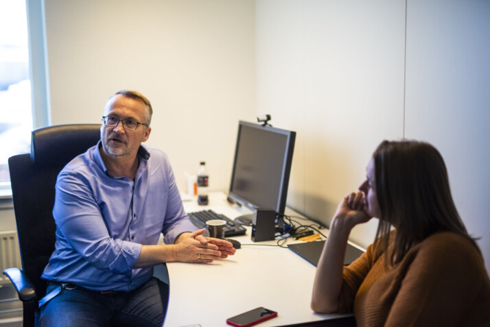 Torbjørn Brenna og Hege Iren Frantzen på Brennas kontor i NJ. Foto: Kristine Lindebø Torbjørn Brenna og Hege Iren Frantzen på Brennas kontor i NJ. Foto: Kristine Lindebø
