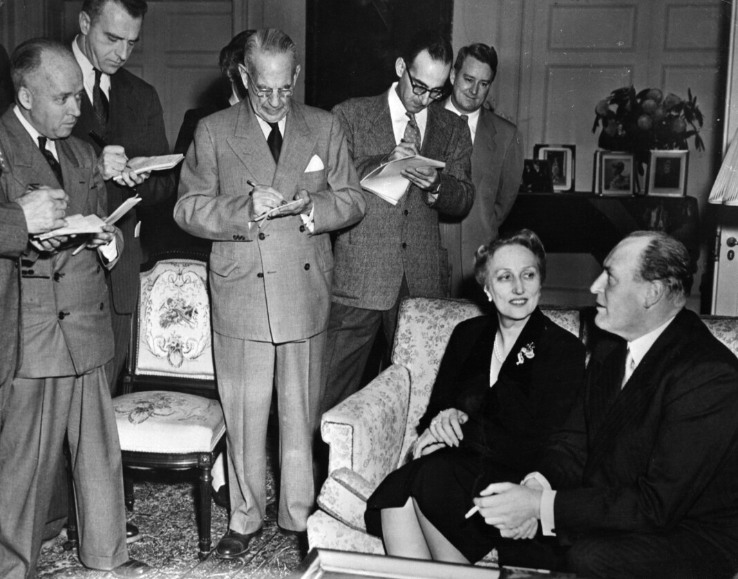 Kronprins Olav og kronprinsesse Märtha møter pressen i Washington. Foto: NTB scanpix Kronprins Olav og kronprinsesse Märtha møter pressen i Washington. Foto: NTB scanpix