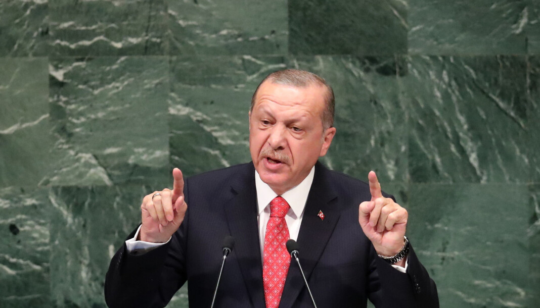 Kommentatoren Yavuz Selim Demirag har vært kritisk til president Recep Tayyip Erdogan (bildet). Det kan være årsaken til at han ble banket opp. Foto: Reuters / NTB scanpix Kommentatoren Yavuz Selim Demirag har vært kritisk til president Recep Tayyip Erdogan (bildet). Det kan være årsaken til at han ble banket opp. Foto: Reuters / NTB scanpix
