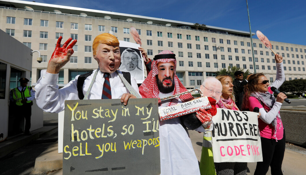 Demonstranter fra aktivistgruppen Code Pink gir uttrykk for sin misnøye. Foto: Reuters / NTB scanpix Demonstranter fra aktivistgruppen Code Pink gir uttrykk for sin misnøye. Foto: Reuters / NTB scanpix
