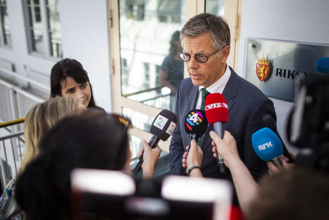 NRK-direktør Olav Nyhus har signert en henvendelse til Kulturdepartementet der NRK ber om å bli unntatt fra journalføringsplikten. NRK-direktør Olav Nyhus har signert en henvendelse til Kulturdepartementet der NRK ber om å bli unntatt fra journalføringsplikten.