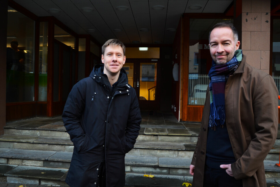 Redaktør Markus André Jensen (t.v) og styreleder Geir Are Jensen er glad i aviskonkurranse. I Bodø Nu konkurrerer de hver dag med Avisa Nordland. Foto: Guro Flaarønning
