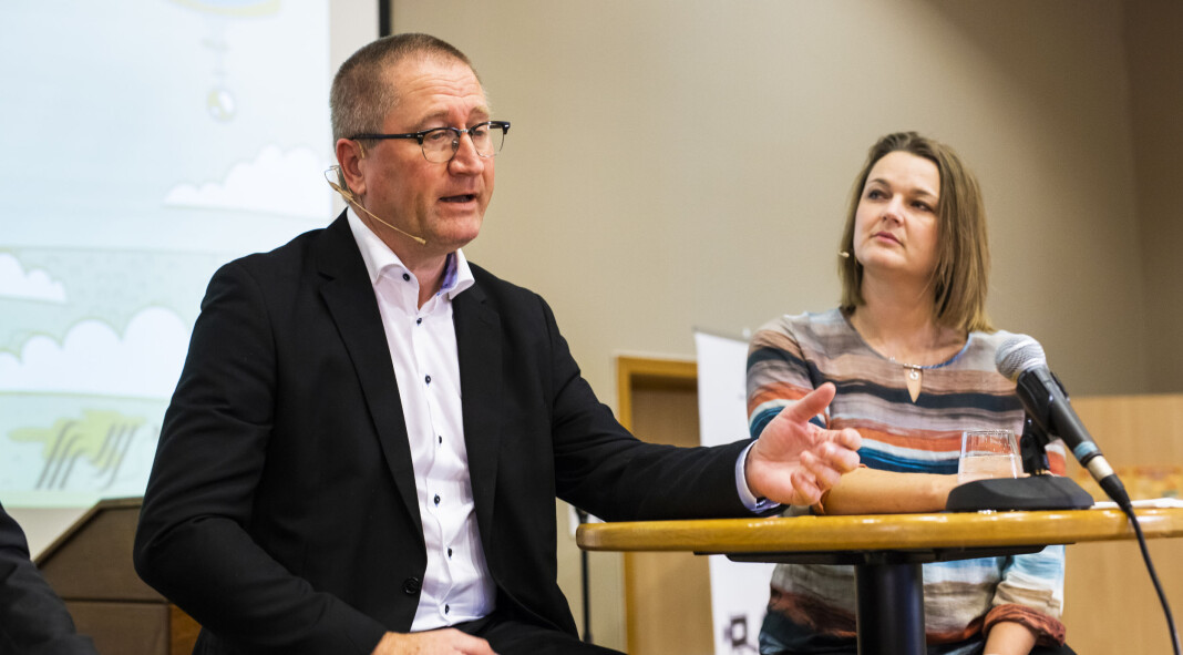 KrFs Geir Jørgen Bekkevold og NJ-leder Hege Iren Frantzen debatterte mediemeldinga på NRKJs årsmøte. Foto: Kristine Lindebø KrFs Geir Jørgen Bekkevold og NJ-leder Hege Iren Frantzen debatterte mediemeldinga på NRKJs årsmøte. Foto: Kristine Lindebø