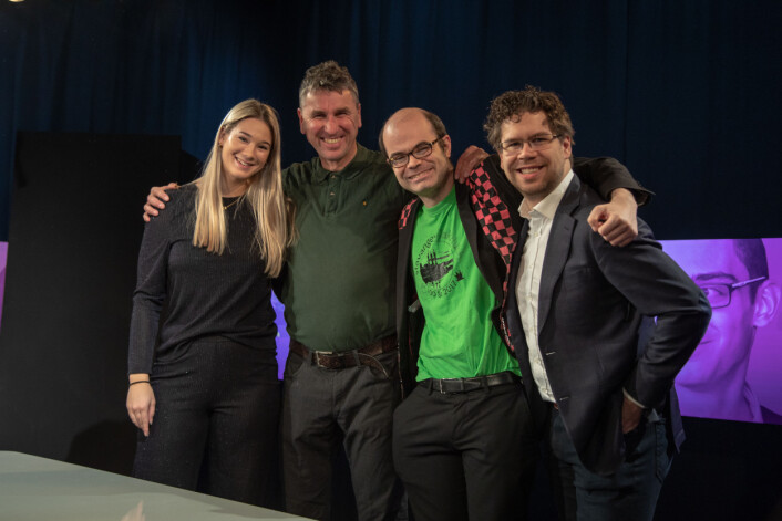 Klare for sjakk: Fra venstre Regine Leenborg Anthonessen, Simen Agdestein, Hans Olav Lahlum og Jon Ludvig Hammer. Foto: Annemor Larsen/VG Klare for sjakk: Fra venstre Regine Leenborg Anthonessen, Simen Agdestein, Hans Olav Lahlum og Jon Ludvig Hammer. Foto: Annemor Larsen/VG
