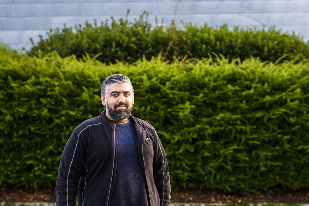– Jeg hadde aldri kunnet fortelle denne historien hvis det ikke var for tilliten hun har til meg, sier NRK Rogaland-journalist Syed Ali Shahbaz Akhtar. Foto: Kristine Lindebø – Jeg hadde aldri kunnet fortelle denne historien hvis det ikke var for tilliten hun har til meg, sier NRK Rogaland-journalist Syed Ali Shahbaz Akhtar. Foto: Kristine Lindebø