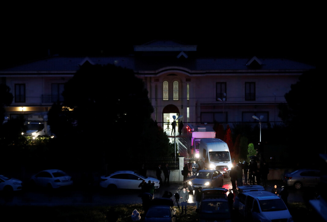 Tyrkisk politi ransaket to villaer i nærheten av småbyen Termal i Yalova-provinsen nordvest i Tyrkia mandag. Foto: Reuters / NTB scanpix Tyrkisk politi ransaket to villaer i nærheten av småbyen Termal i Yalova-provinsen nordvest i Tyrkia mandag. Foto: Reuters / NTB scanpix