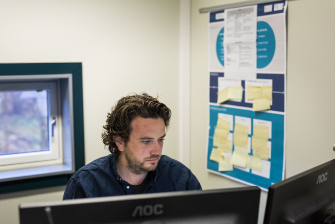 Mattias Oppedal jobber selvstendig på alle plattformer. Foto: Kristine Lindebø Mattias Oppedal jobber selvstendig på alle plattformer. Foto: Kristine Lindebø