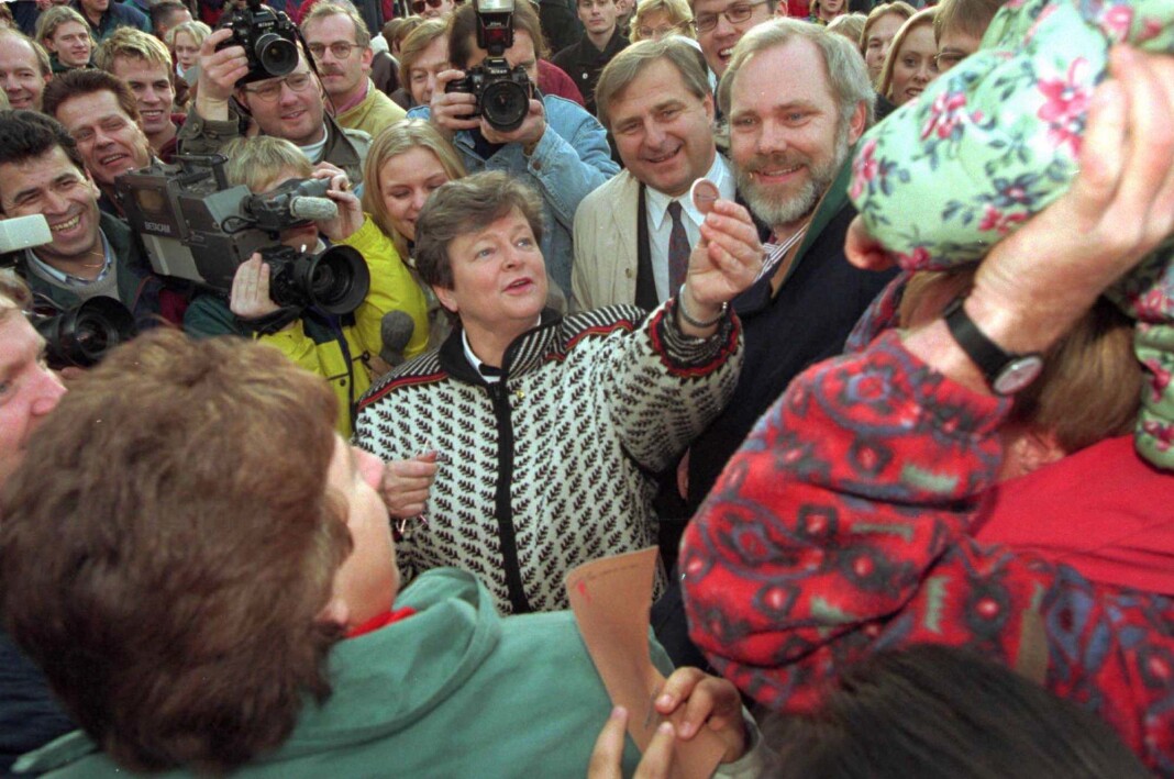 Statsminister Gro Harlem Brundtland til stede på et valgarrangement i Drammen to dager før folkeavstemningen i 1994. Det hjalp ikke å smile til fotografene. Ja-siden tapte 28. november. Foto: Terje Bendiksby / NTB scanpix Statsminister Gro Harlem Brundtland til stede på et valgarrangement i Drammen to dager før folkeavstemningen i 1994. Det hjalp ikke å smile til fotografene. Ja-siden tapte 28. november. Foto: Terje Bendiksby / NTB scanpix