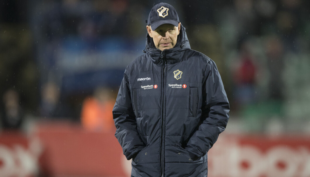 Trener Henning Berg og Stabæk vil ikke la pressen ta bilder og filme treningene denne uken før onsdagens kamp mot Aalesund. Foto: Terje Pedersen / NTB scanpix Trener Henning Berg og Stabæk vil ikke la pressen ta bilder og filme treningene denne uken før onsdagens kamp mot Aalesund. Foto: Terje Pedersen / NTB scanpix