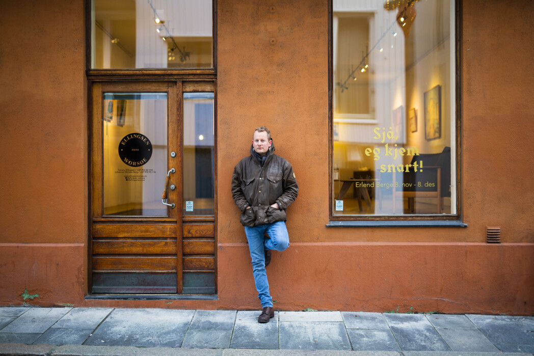 Midt i Stavanger Sentrum har Tommy Ellingsen (bildet) og Johannes Worsøe Berg åpnet galleri for fotojournalistikk og dokumentarfotografi. Foto: Kristine Lindebø Midt i Stavanger Sentrum har Tommy Ellingsen (bildet) og Johannes Worsøe Berg åpnet galleri for fotojournalistikk og dokumentarfotografi. Foto: Kristine Lindebø