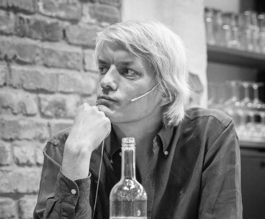 Den profilerte musikkritikeren til Dagens Næringsliv, tror avisen nå gjør et dårlig valg. – Folk er jævla forbanna, sier Audun Vinger til Morgenbladet. Foto: Tore Sætre / Wikimedia Den profilerte musikkritikeren til Dagens Næringsliv, tror avisen nå gjør et dårlig valg. – Folk er jævla forbanna, sier Audun Vinger til Morgenbladet. Foto: Tore Sætre / Wikimedia