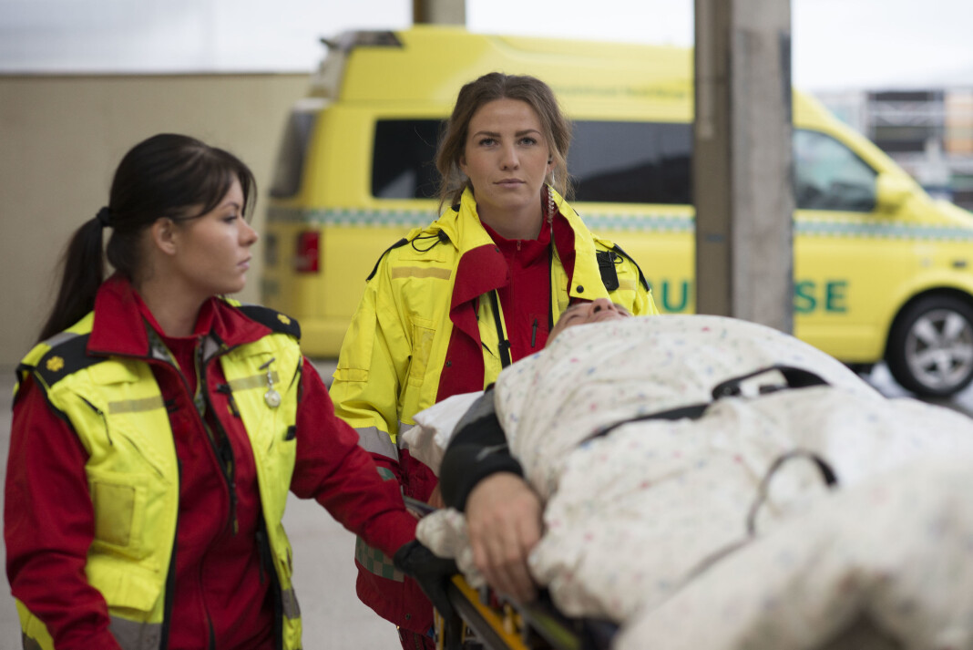 Maja Oskal og Maja Lauritsen ved akuttjenesten i Tromsø ble fulgt av et NRK-team i over to måneder. Foto: Ingun Alette Mæhlum / NRK Maja Oskal og Maja Lauritsen ved akuttjenesten i Tromsø ble fulgt av et NRK-team i over to måneder. Foto: Ingun Alette Mæhlum / NRK